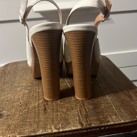 Charlotte Russe open toe heel - Picture 3 of 7